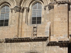 According to the myth, this ladder represents the extreme inability to compromise that characterizes the Church of the Holy Sepulcher.