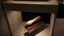 Dexter0609-TheHand