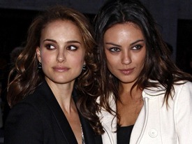 Nina (Portman) and Lily (Kunis) who do look a lot alike - at least enough so to make Nina's tenuous grasp on reality believable.